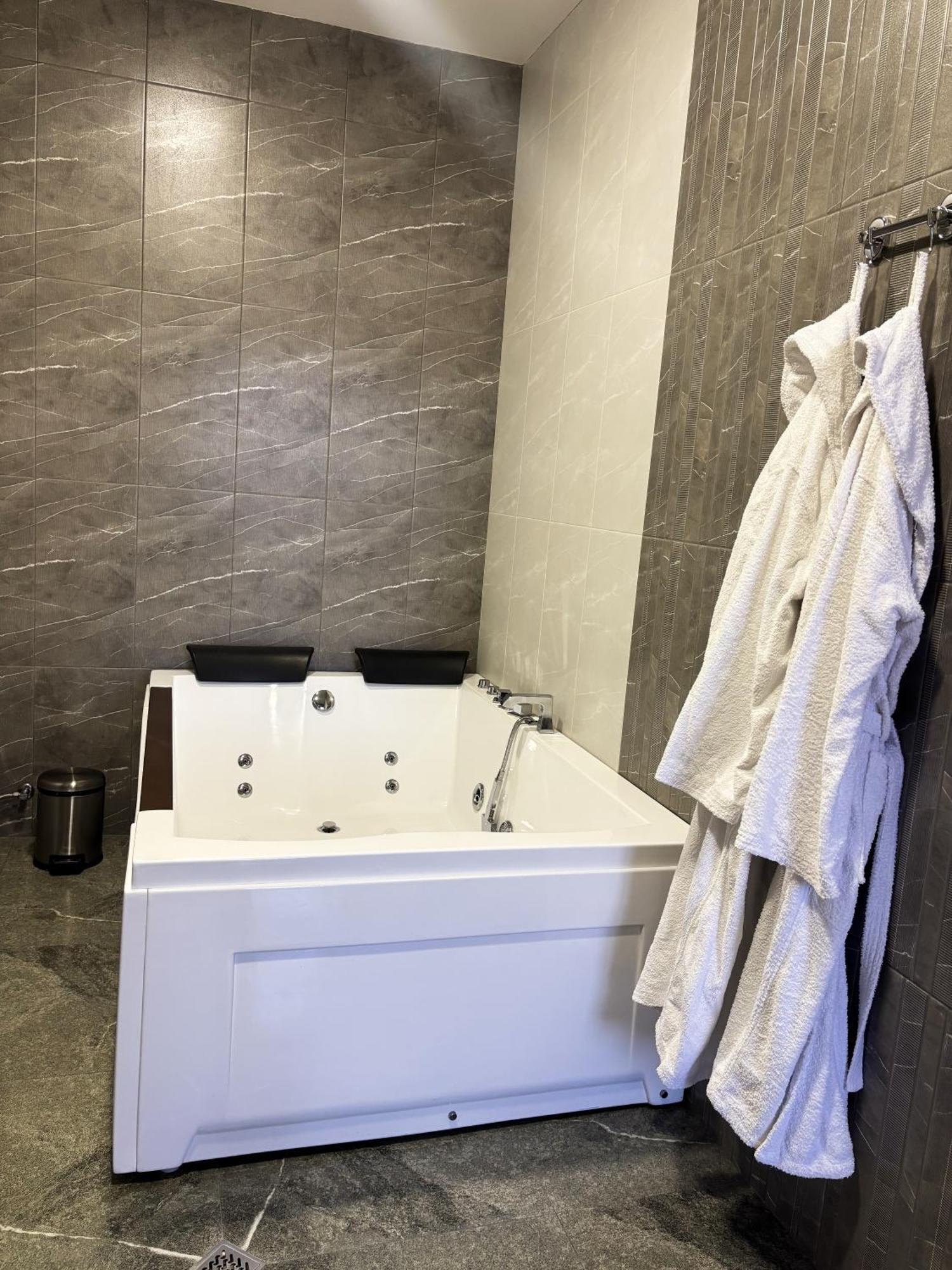 גיומרי 21 Rooms Hotel מראה חיצוני תמונה