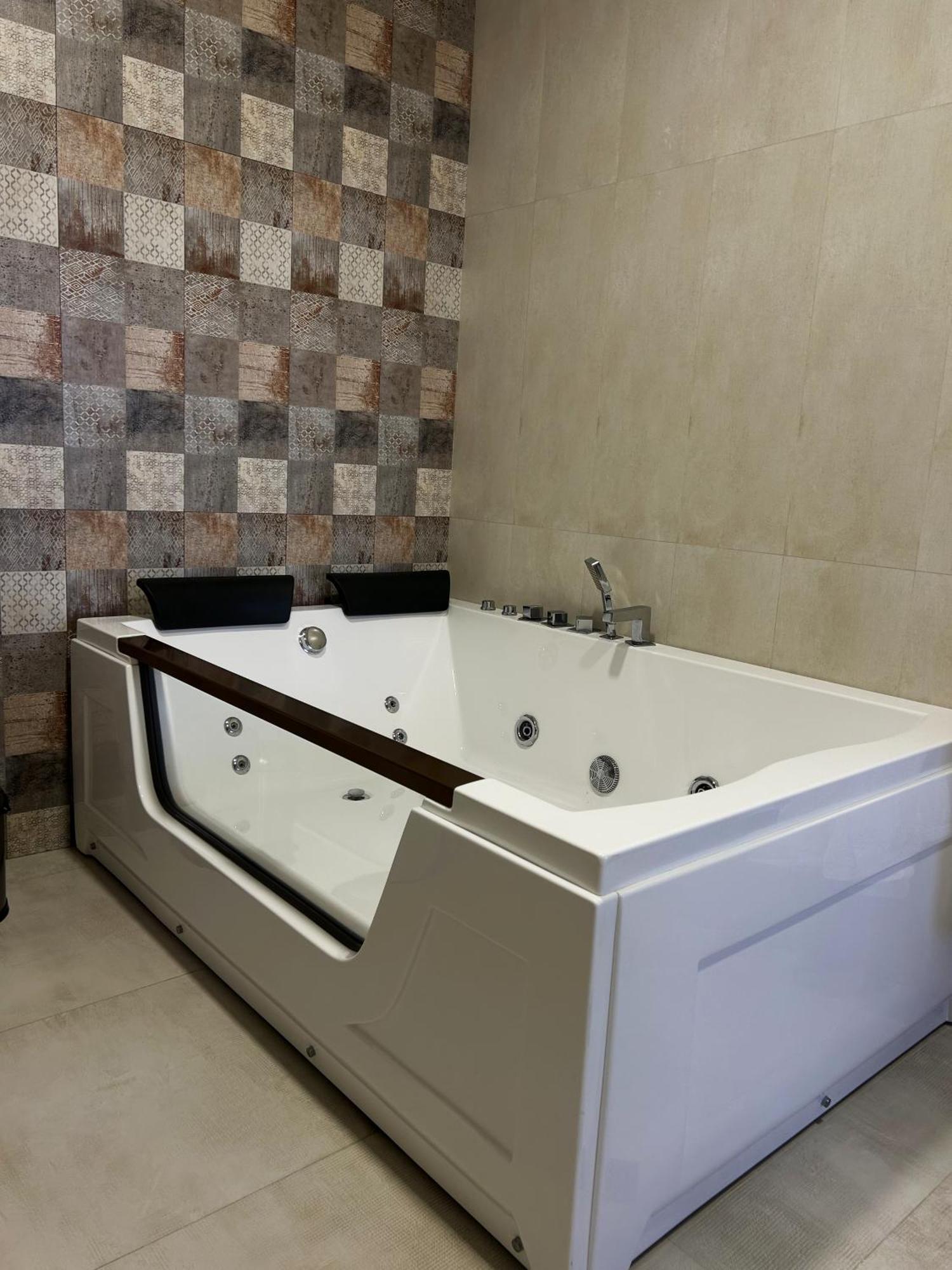 גיומרי 21 Rooms Hotel מראה חיצוני תמונה
